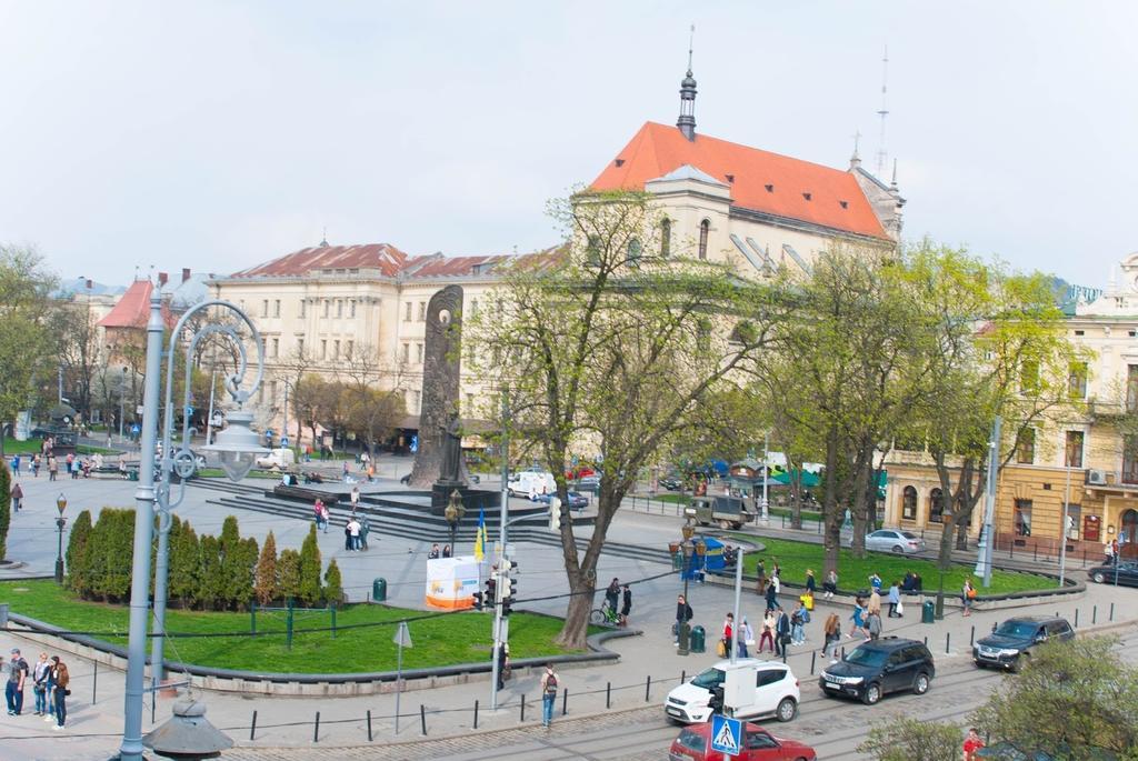 Квартира Подобово В Центрі На Вулиці Проспект Свободи 7 Leopoli Esterno foto
